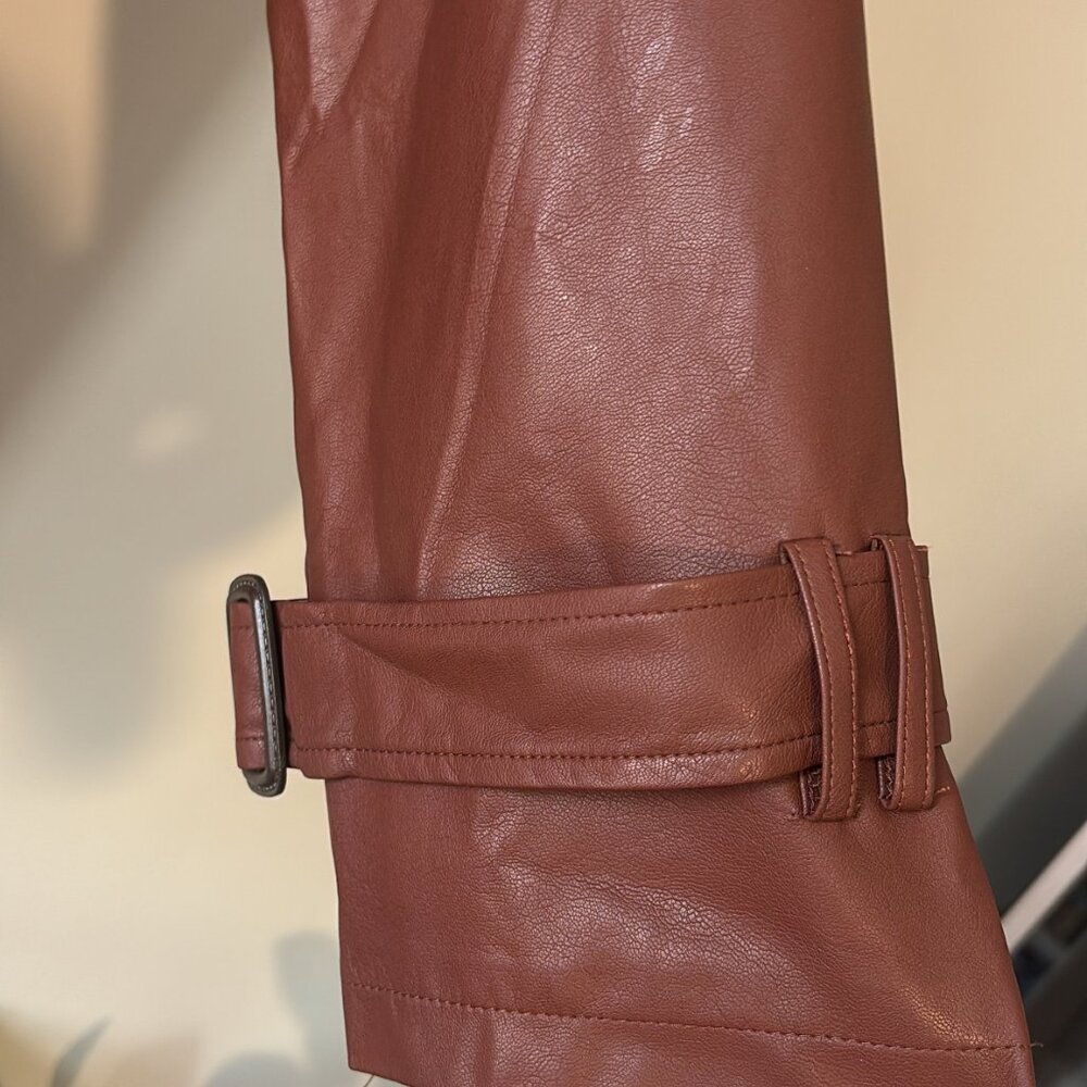 ASTR The Label β’ rust brown vegan leather trench coat - Picture 7 of 10